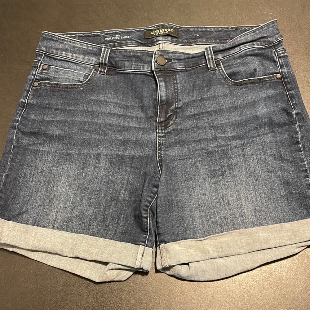 Liverpool walking shorts